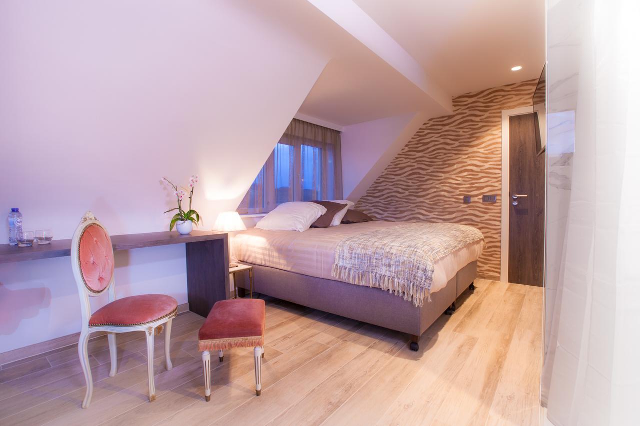Bed and Breakfast Sable D'O -Vlak Aan De Zee- Mariakerke  Экстерьер фото